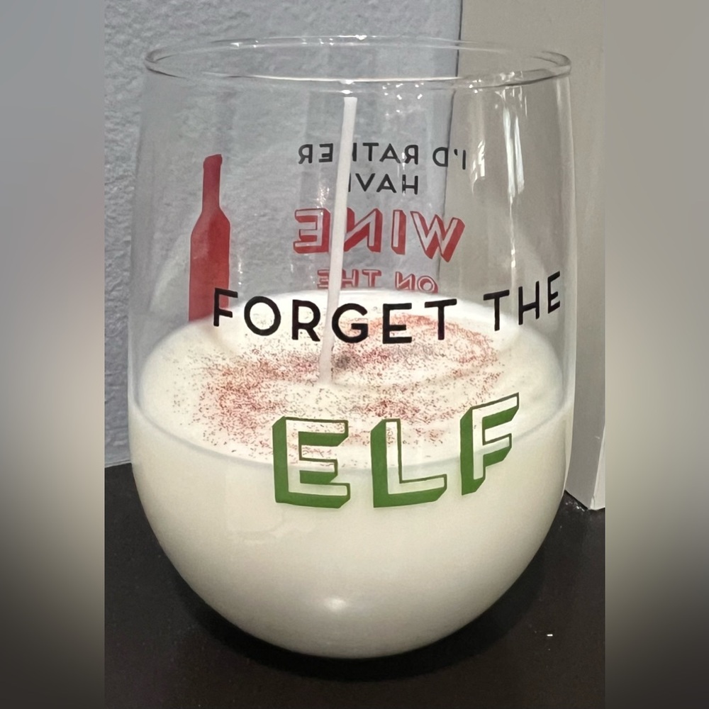 Buy it Now!🎄🎄Fun “Elf on the Shelf” wine glass candle🎅🎅